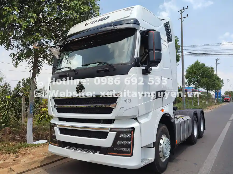 Xe đầu kéo TH7 460